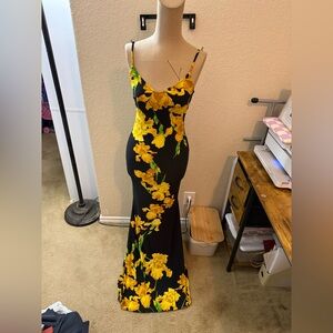 Women’s Cameo floral maxi dress